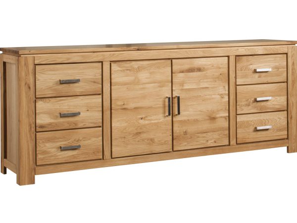 Drewniana komoda z trzema szufladami i dużą szafką