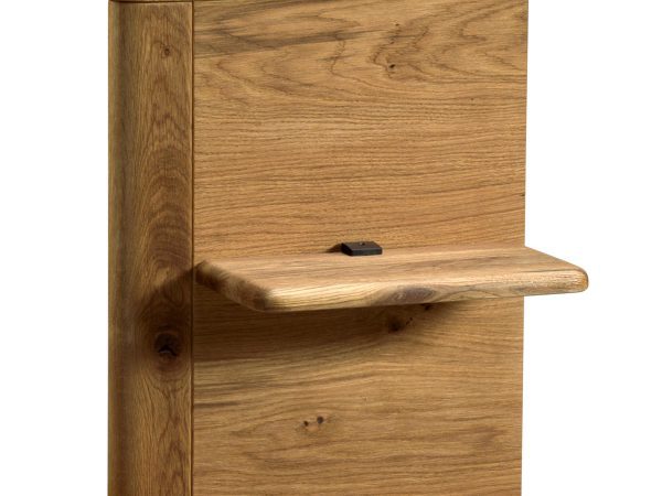 Drewniana półka wisząca z miejscem na telefon i metalowym haczykiem