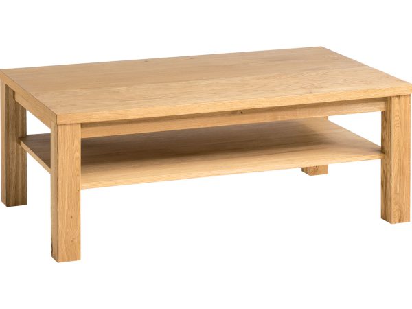 Drewniany stolik kawowy z dolną półką, prosta forma