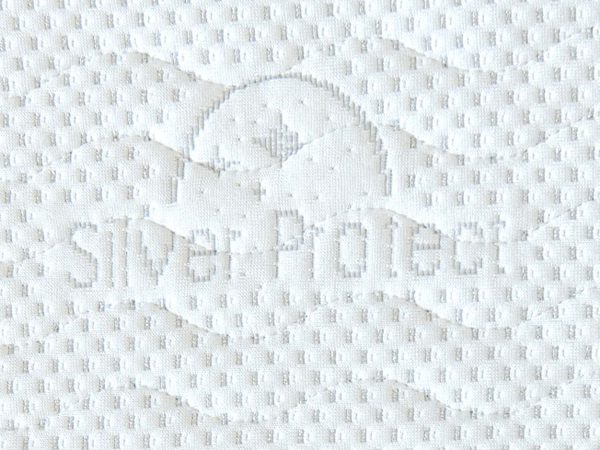 Zbliżenie pokrowca materaca z powłoką antybakteryjną Silver Protect