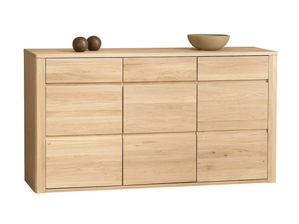 Komoda z pięcioma frontami i poziomą linią uchwytów – naturalne wykończenie