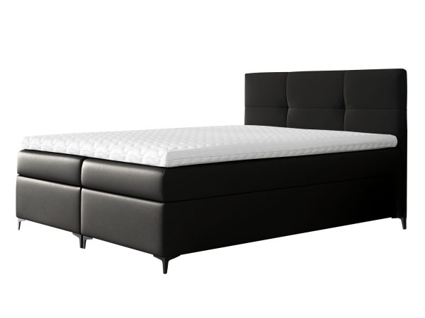 Czarne łóżko tapicerowane z prostym zagłówkiem do industrialnej sypialni