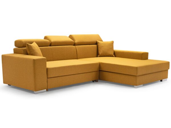 Musztardowy narożnik z funkcją spania i praktycznym schowkiem