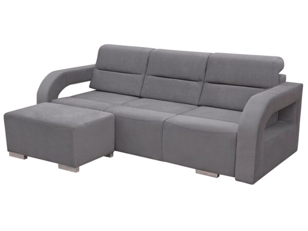 Sofa w kwiatowy wzór niebiesko-fioletowy w jasnej oranżerii