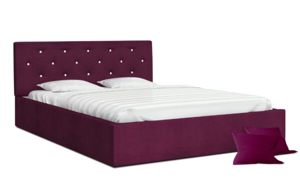Fioletowe łóżko tapicerowane z ozdobnymi guzikami, styl glamour
