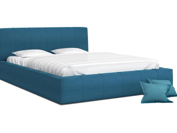 Niebieskie łóżko tapicerowane z poduszkowym zagłówkiem