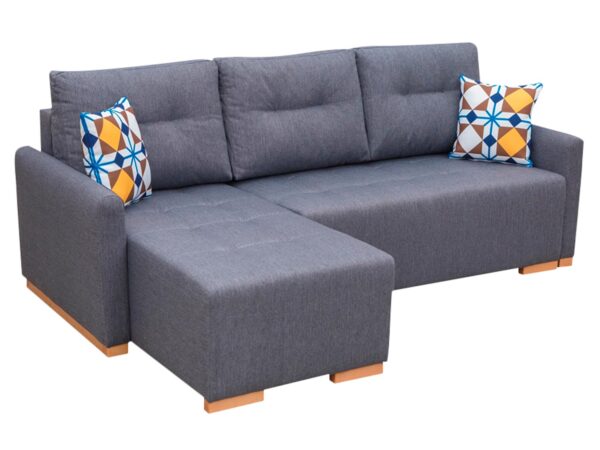 Szary narożnik z geometrycznymi poduszkami i miękkim siedziskiem