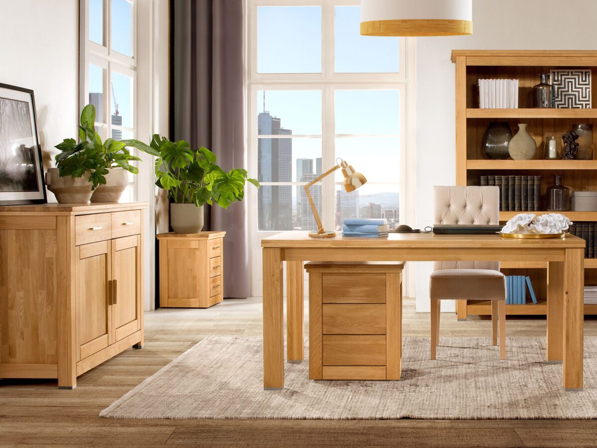 Zestaw drewnianych mebli z dużym stolikiem kawowym i telewizorem