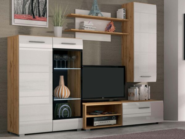 Zabudowa RTV z pionową witryną i białymi akcentami – aranżacja salonu