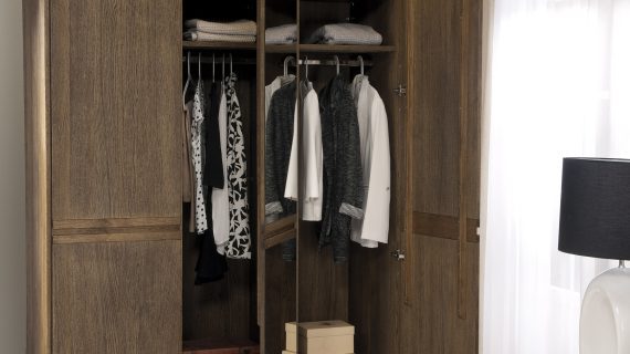 miniaturka Trzydrzwiowa szafa dębowa Atlanta Typ 4