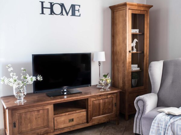 Szafka RTV z regałem w stylu kolonialnym do klasycznego salonu