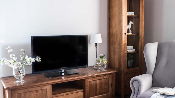 miniaturka Mała Drewniana Komoda MENDOZ