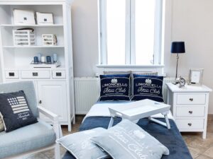 miniaturka Drewniany Regał z Szafkami MOLA