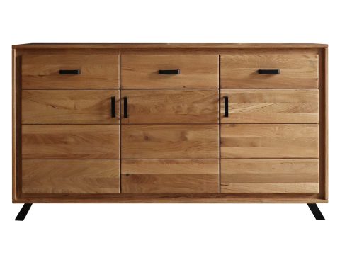 Szeroka komoda z drewna z trzema szufladami, czarne uchwyty, rustykalna estetyka