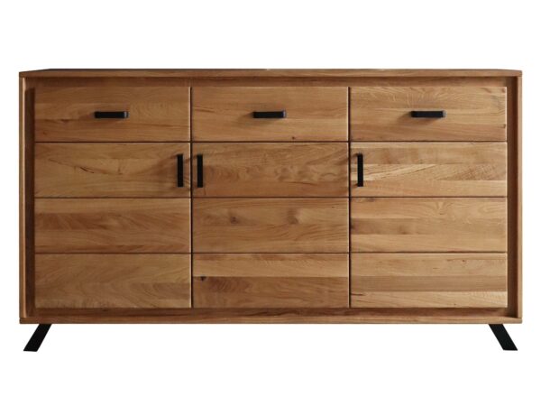 Szeroka komoda z drewna z trzema szufladami, czarne uchwyty, rustykalna estetyka