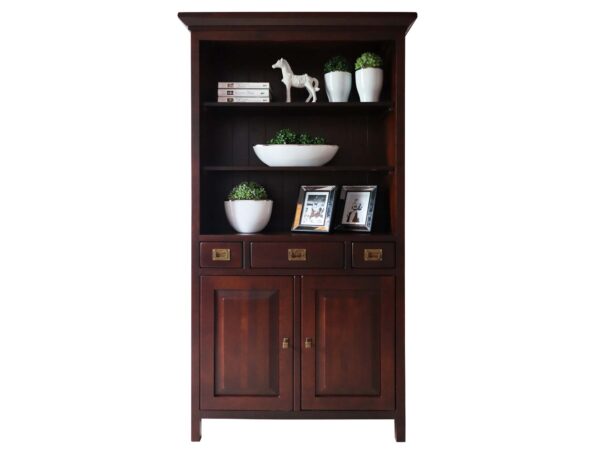 Regał z ciemnego drewna z półkami i dekoracyjną listwą w stylu retro