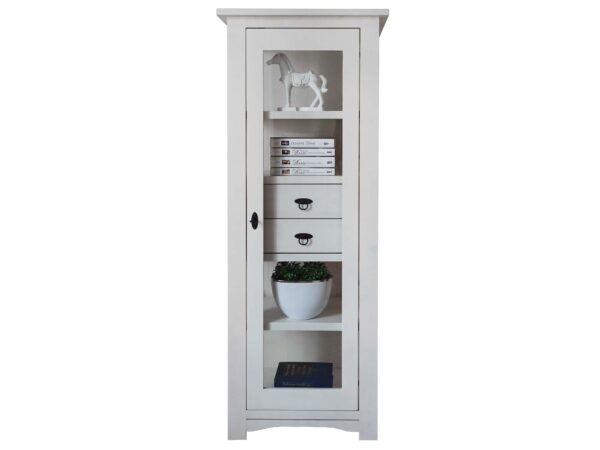 Wysoka biała witryna z przeszkleniami do skandynawskiego salonu