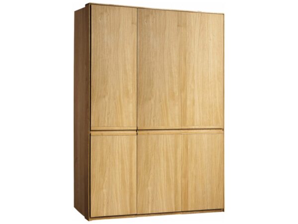 Drewniana szafa z frontem z dębu – styl minimalistyczny