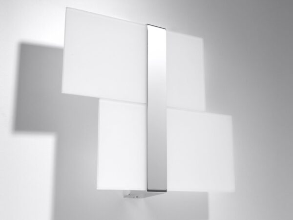 Geometryczny biały kinkiet LED z prostokątnymi panelami