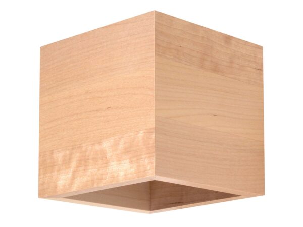 Kinkiet LED z drewna – minimalistyczny sześcian w kolorze jasnego dębu