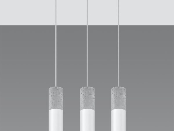 Trzy białe tuby – packshot na jasnym tle