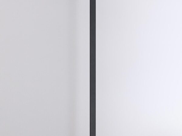Cienka pionowa lampa LED w kolorze czarnym z białym światłem