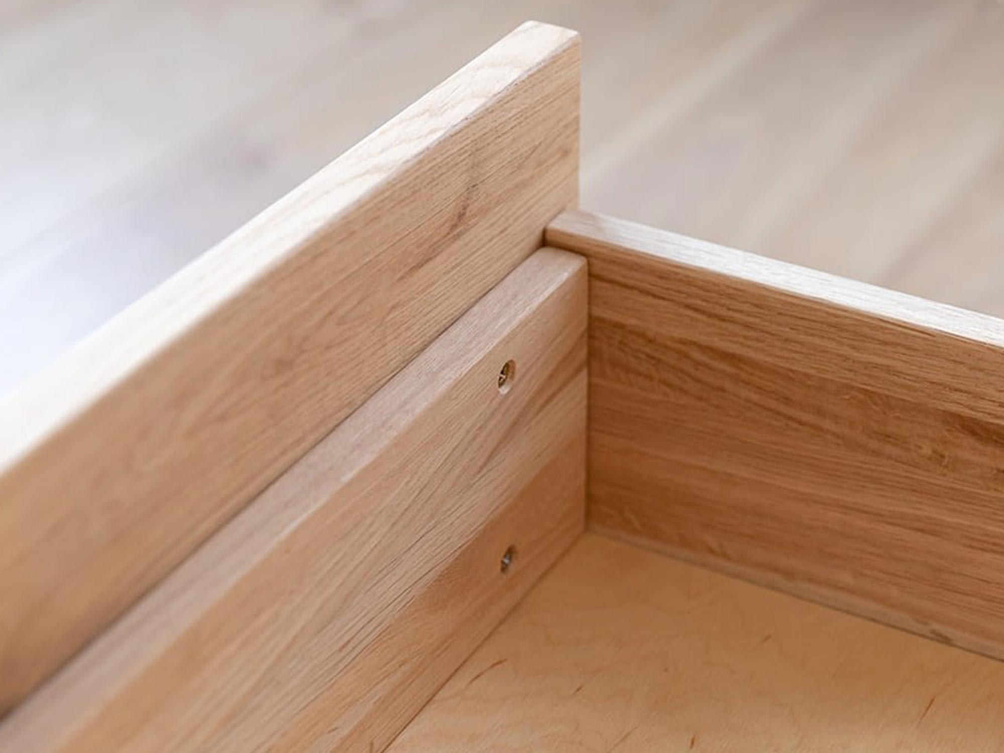 Prowadnica szuflady z metalową kulką – detal montażowy