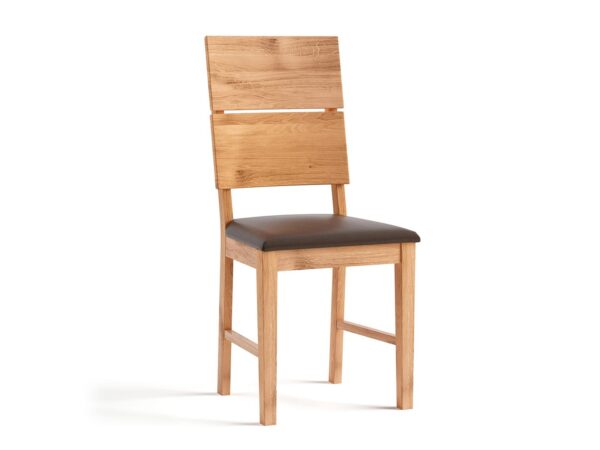 Krzesło do jadalni z litego drewna i czarnym siedziskiem – studio białe tło