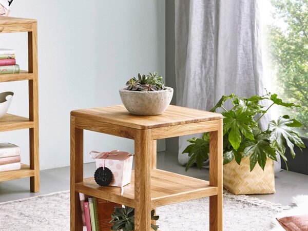 Drewniana półka w przekroju – detal połączenia