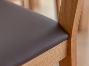 miniaturka Drewniane krzesło z tapicerowanym siedziskiem Wax