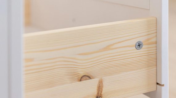 miniaturka Komoda Klasyczna Sosna Fińska w Ciepłej Bieli Petra