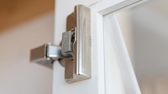 miniaturka Witryna Wąska Klasyczna Biała Sosna Petra