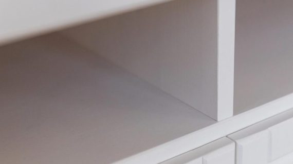 miniaturka Klasyczna Mała Komoda TV w Bieli Petra