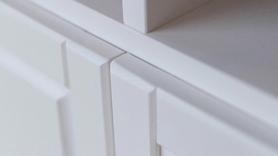 miniaturka Klasyczna Mała Komoda TV w Bieli Petra