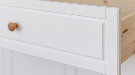 miniaturka Komoda Klasyczna z Litego Drewna w Bieli Petra