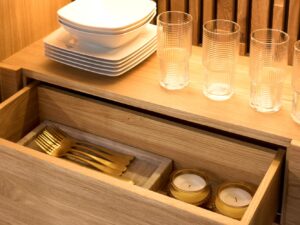 miniaturka Wysoka Witryna do Eleganckich Wnętrz Prego