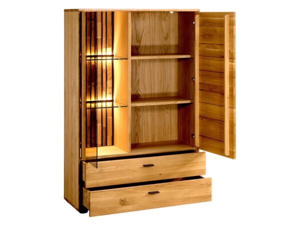 Szafka z pionowymi listwami i szklanym frontem – oświetlony środek