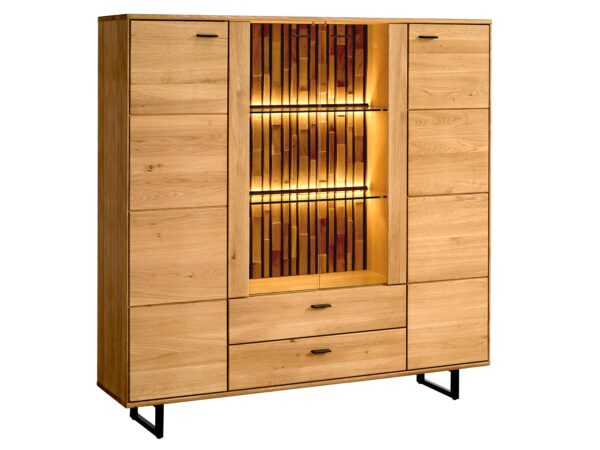 Witryna drewniana z podświetleniem – nowoczesny styl z industrialnymi nogami