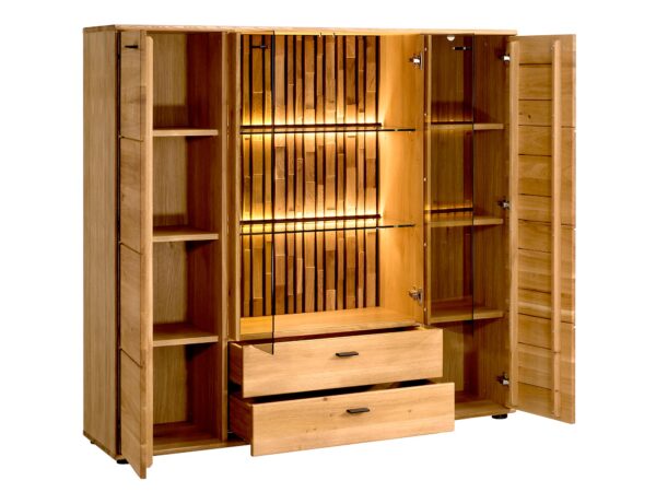 Witryna z pionowymi lamelami i szkłem – efektowna ekspozycja przedmiotów