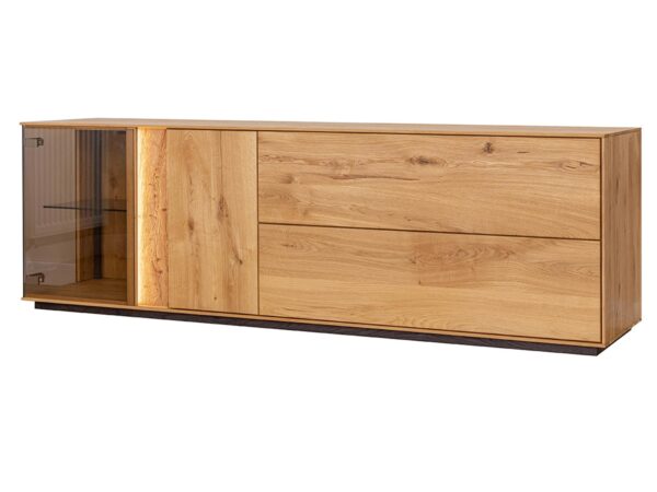 Niska komoda z dwiema szafkami – widok z przodu