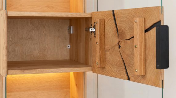 miniaturka Stojąca Dębowa Witryna Valora Czarne Elementy