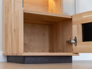 miniaturka Stojąca Dębowa Witryna Valora Czarne Elementy