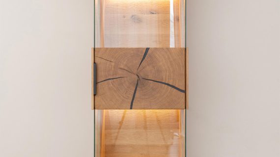 miniaturka Stojąca Dębowa Witryna Valora Czarne Elementy