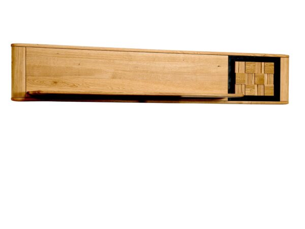 Złota półka ścienna z oświetleniem i dekoracjami w stylu nowoczesnym