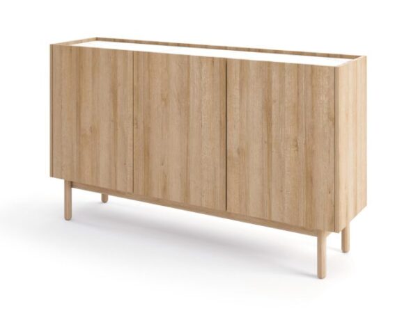 Komoda z otwartą przestrzenią na zastawę – ujęcie rustykalne