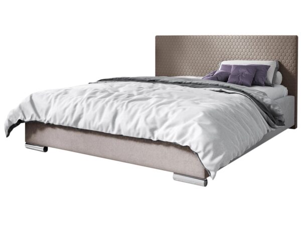 Beżowe łóżko z klasycznym wezgłowiem, elegancja w stylu skandynawskim