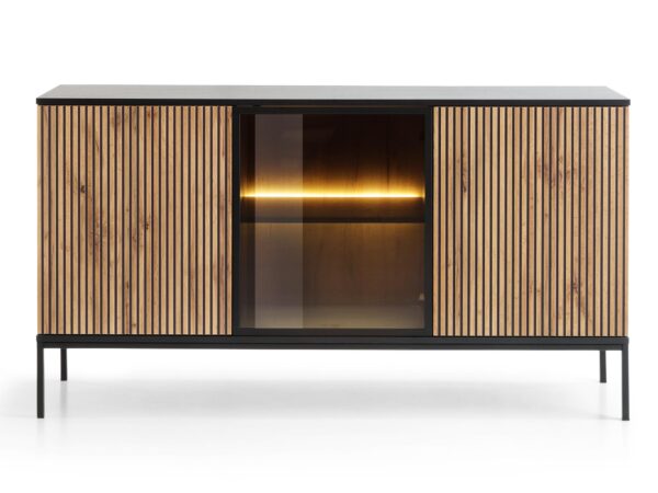 Duża komoda z drewnianymi lamelami i czarną ramą – styl loftowy