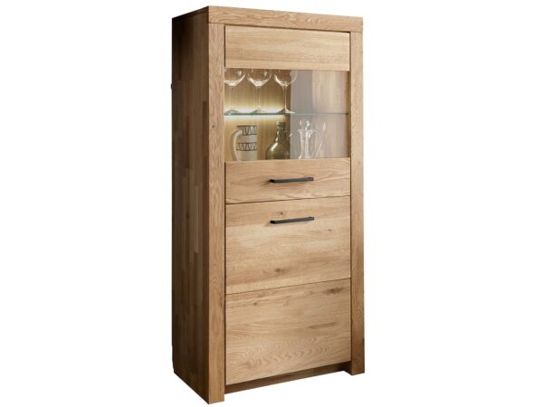 Witryna z przeszkleniem i uchylonymi drzwiami – funkcjonalna forma