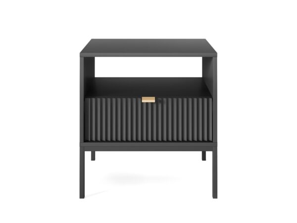 Szafka nocna czarna z ryflowanym frontem i czarnymi nogami – funkcjonalność i styl