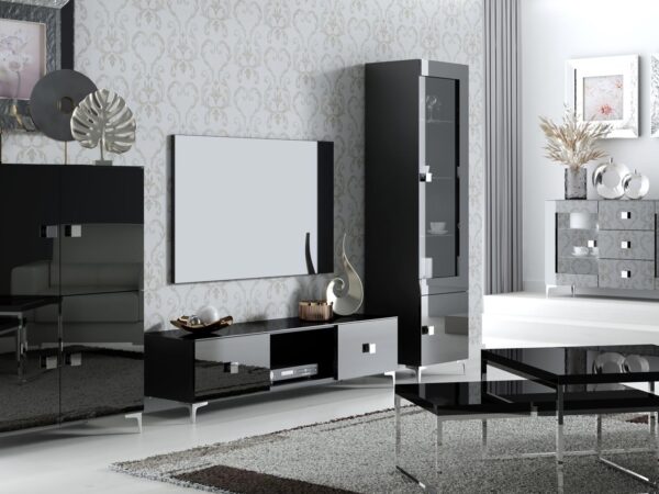 Zestaw czarnych mebli RTV z lustrem w salonie glamour